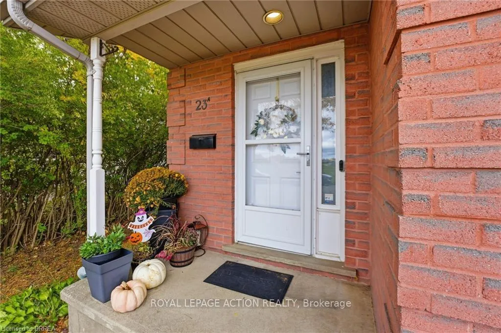 Photo 3 of 23A Oak Avenue, Brant, Paris — HOMEH