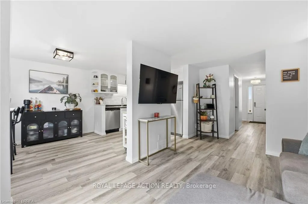 Photo 7 of 23A Oak Avenue, Brant, Paris — HOMEH