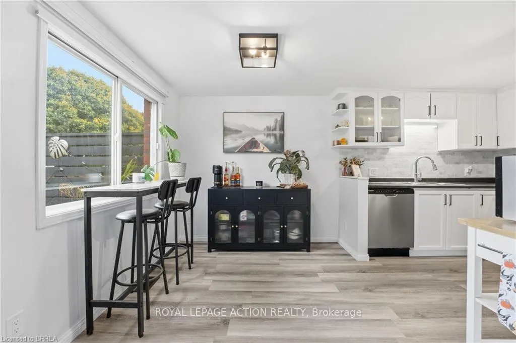 Photo 8 of 23A Oak Avenue, Brant, Paris — HOMEH
