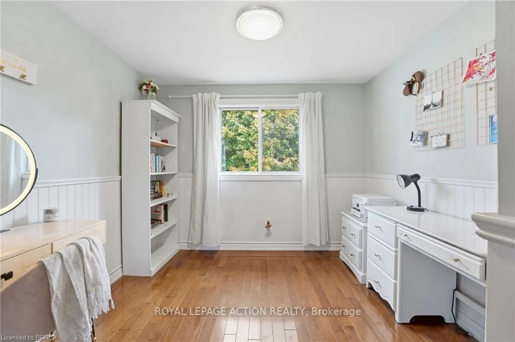 Photo 18 of 23A Oak Avenue, Brant, Paris — HOMEH
