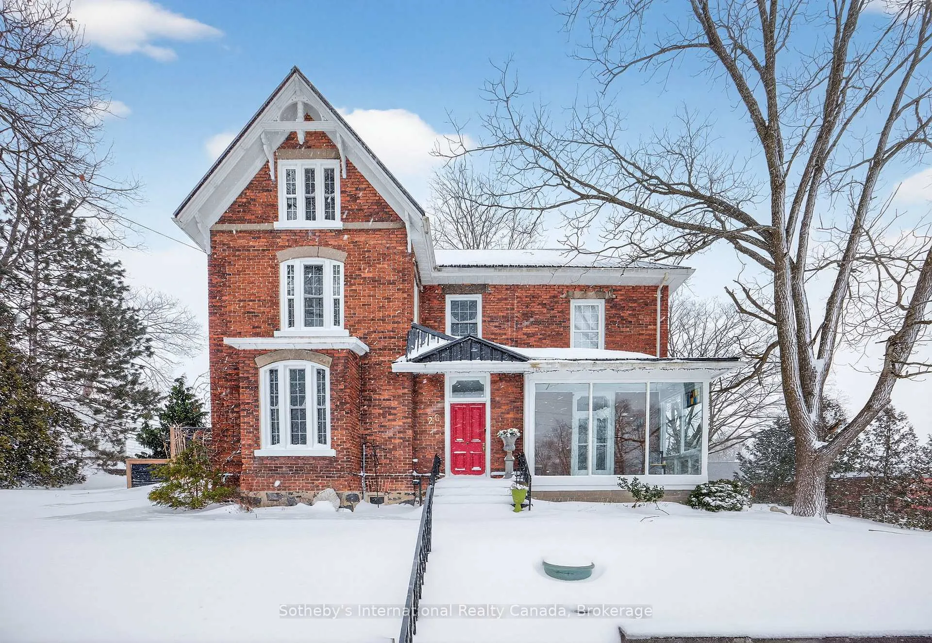 Photo 2 of 26 Robert Street E, Penetanguishene — HOMEH