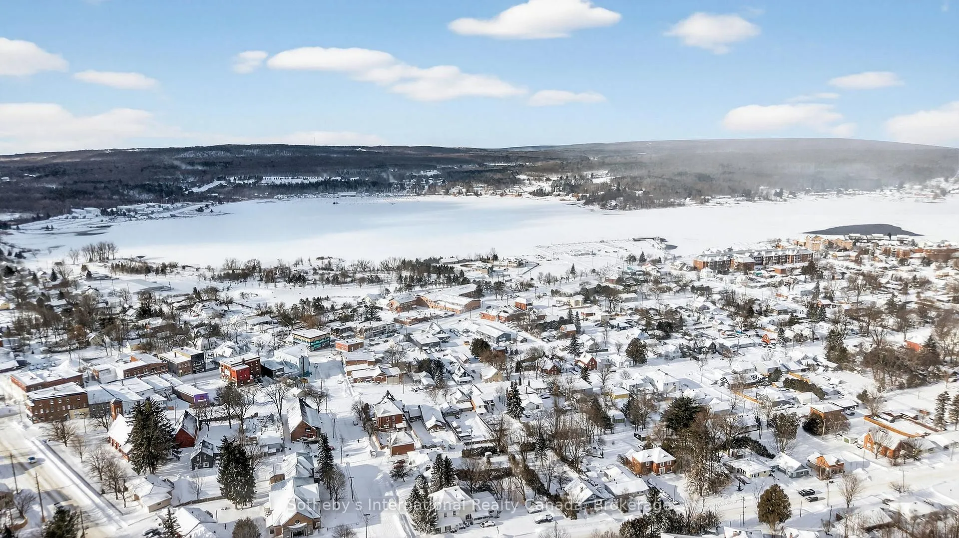 Photo 6 of 26 Robert Street E, Penetanguishene — HOMEH