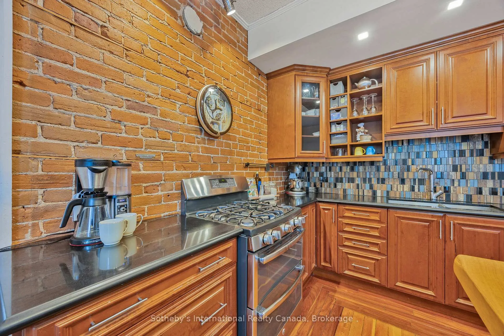 Photo 20 of 26 Robert Street E, Penetanguishene — HOMEH