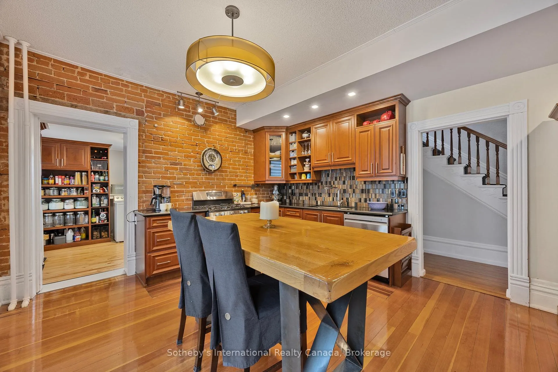 Photo 21 of 26 Robert Street E, Penetanguishene — HOMEH
