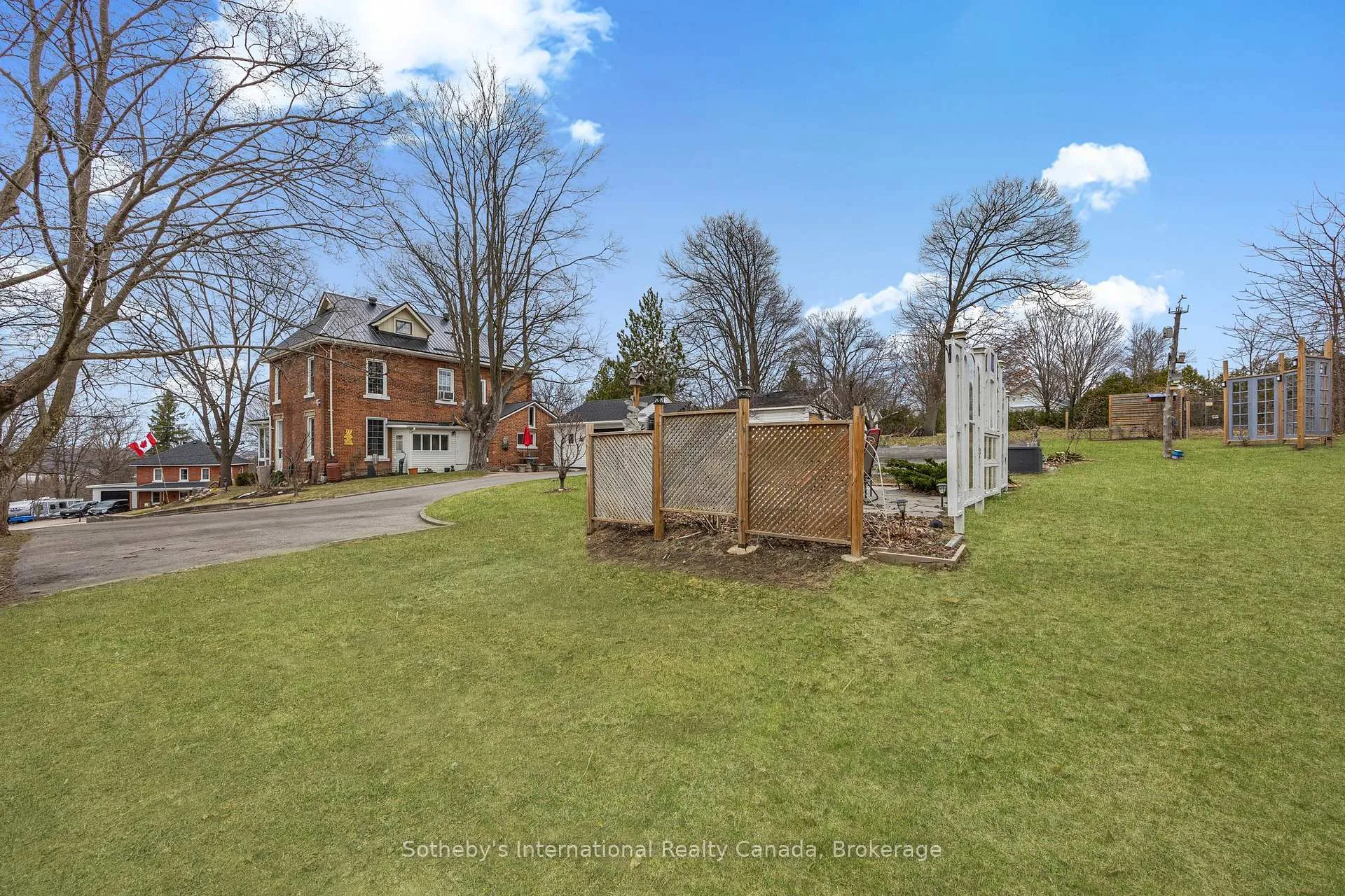 Photo 36 of 26 Robert Street E, Penetanguishene — HOMEH