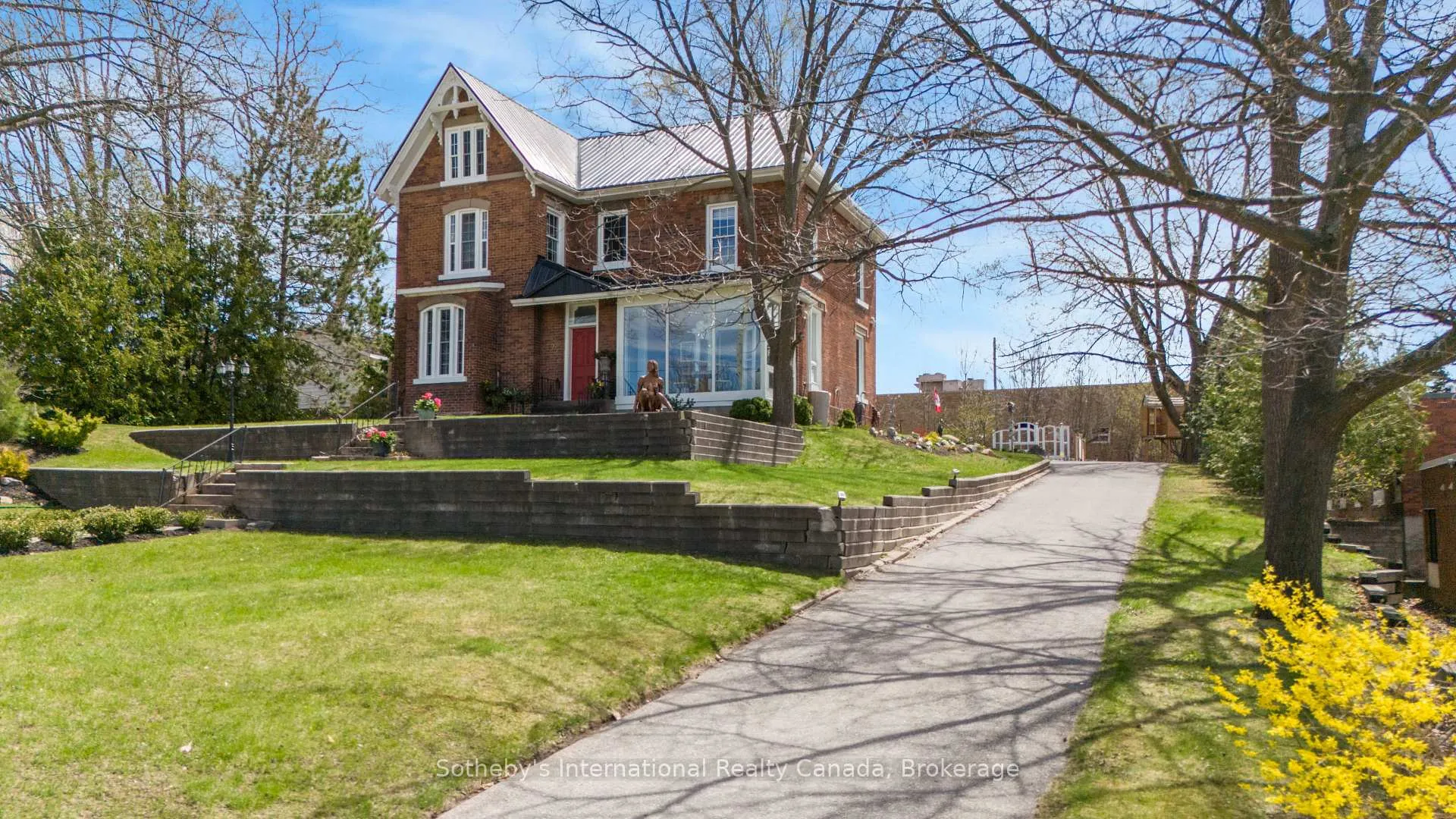 Photo 40 of 26 Robert Street E, Penetanguishene — HOMEH