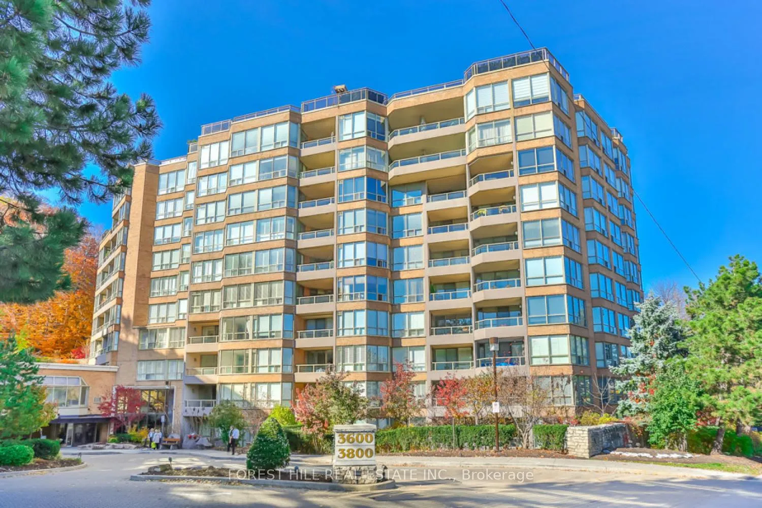 Front of Unit 717, 3800 Yonge Street