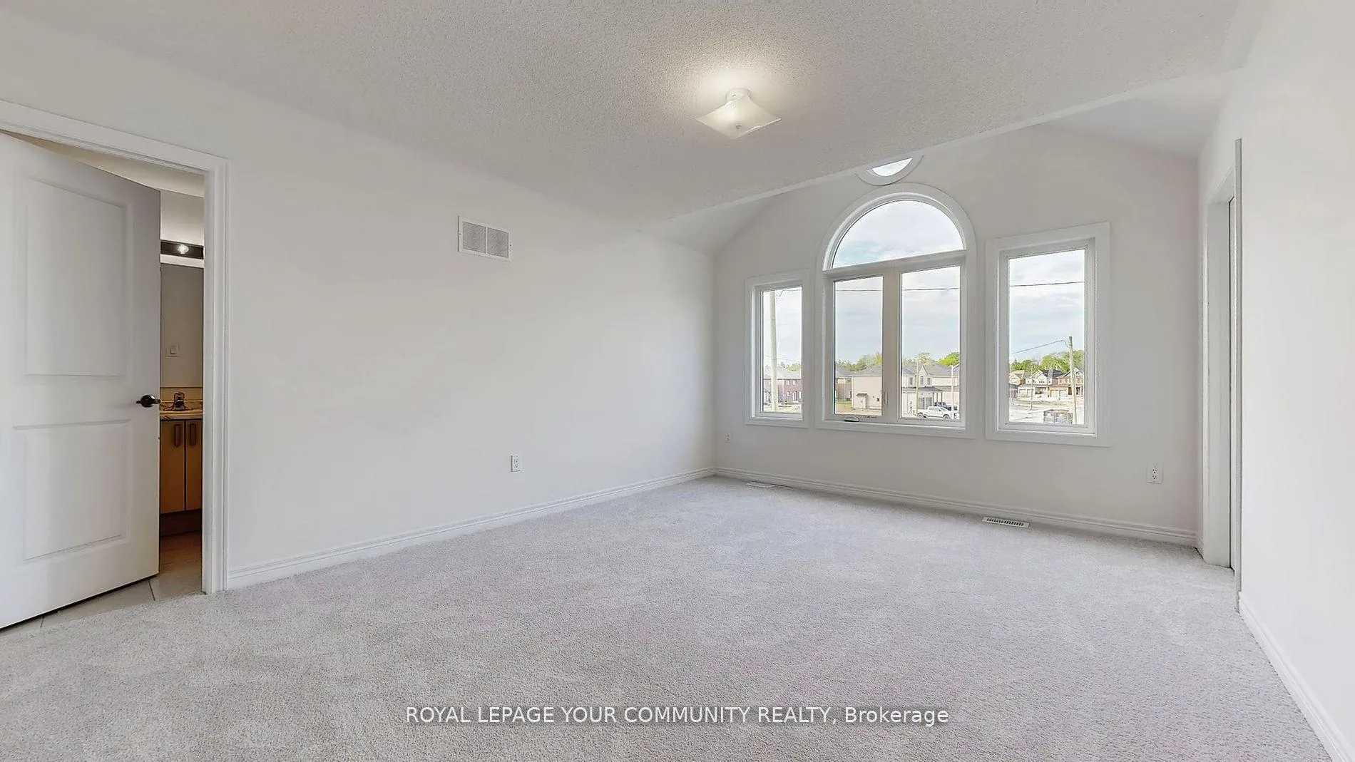 Photo 37 of 26 Baycroft Boulevard, Essa, Angus — HOMEH