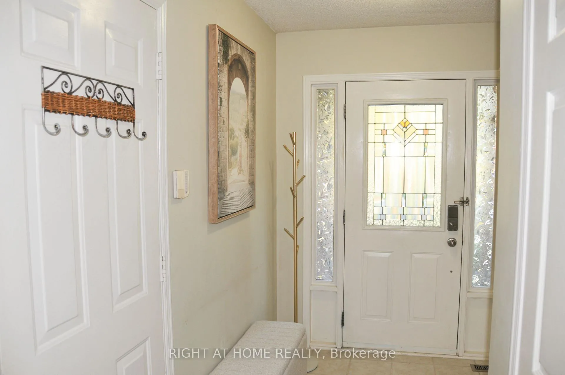 Photo 2 of 29 Herrell Avenue, Barrie, Painswick South — HOMEH