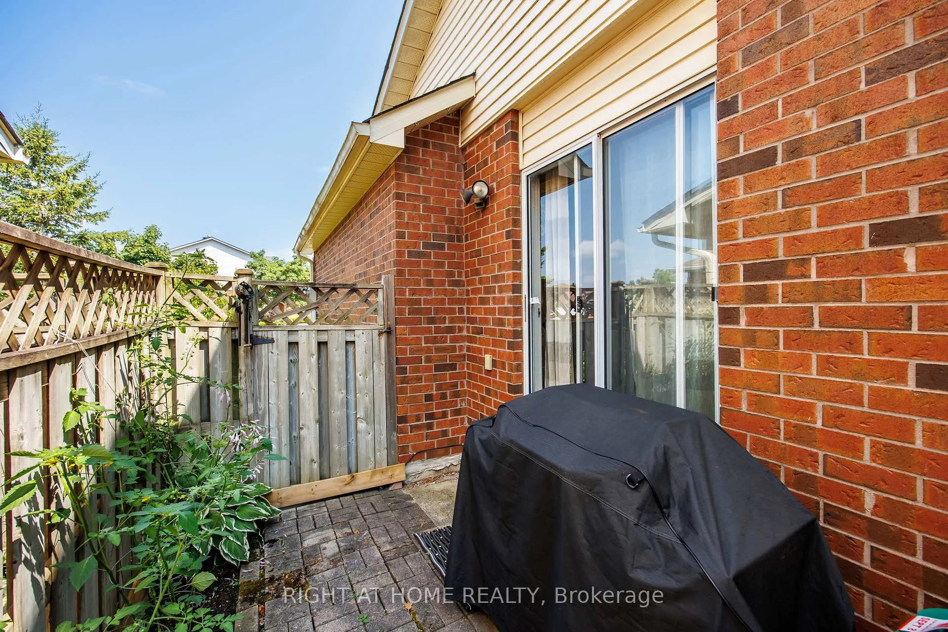 Photo 12 of 29 Herrell Avenue, Barrie, Painswick South — HOMEH