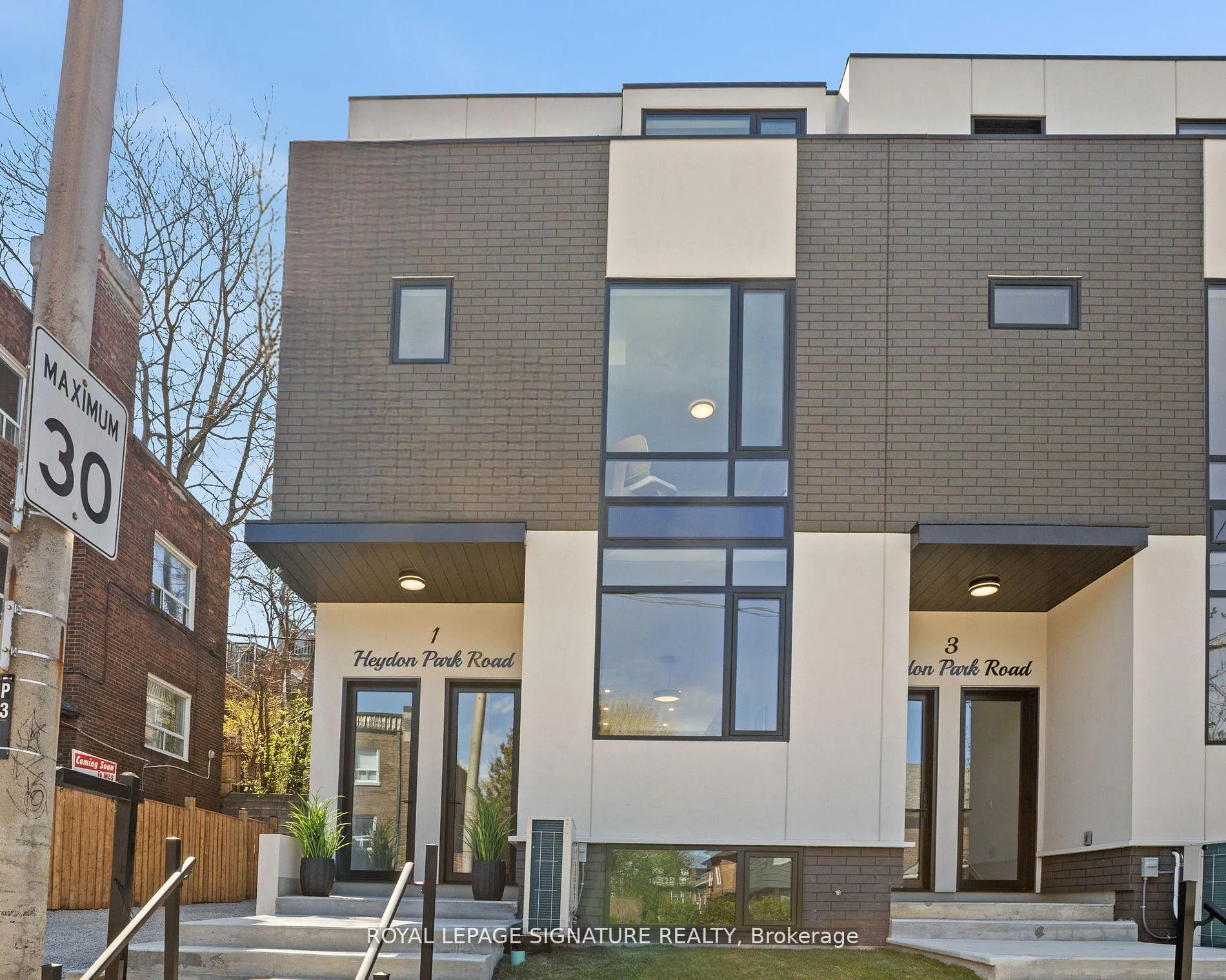 Front of Unit Main/Upper, 1 Heydon Park Road