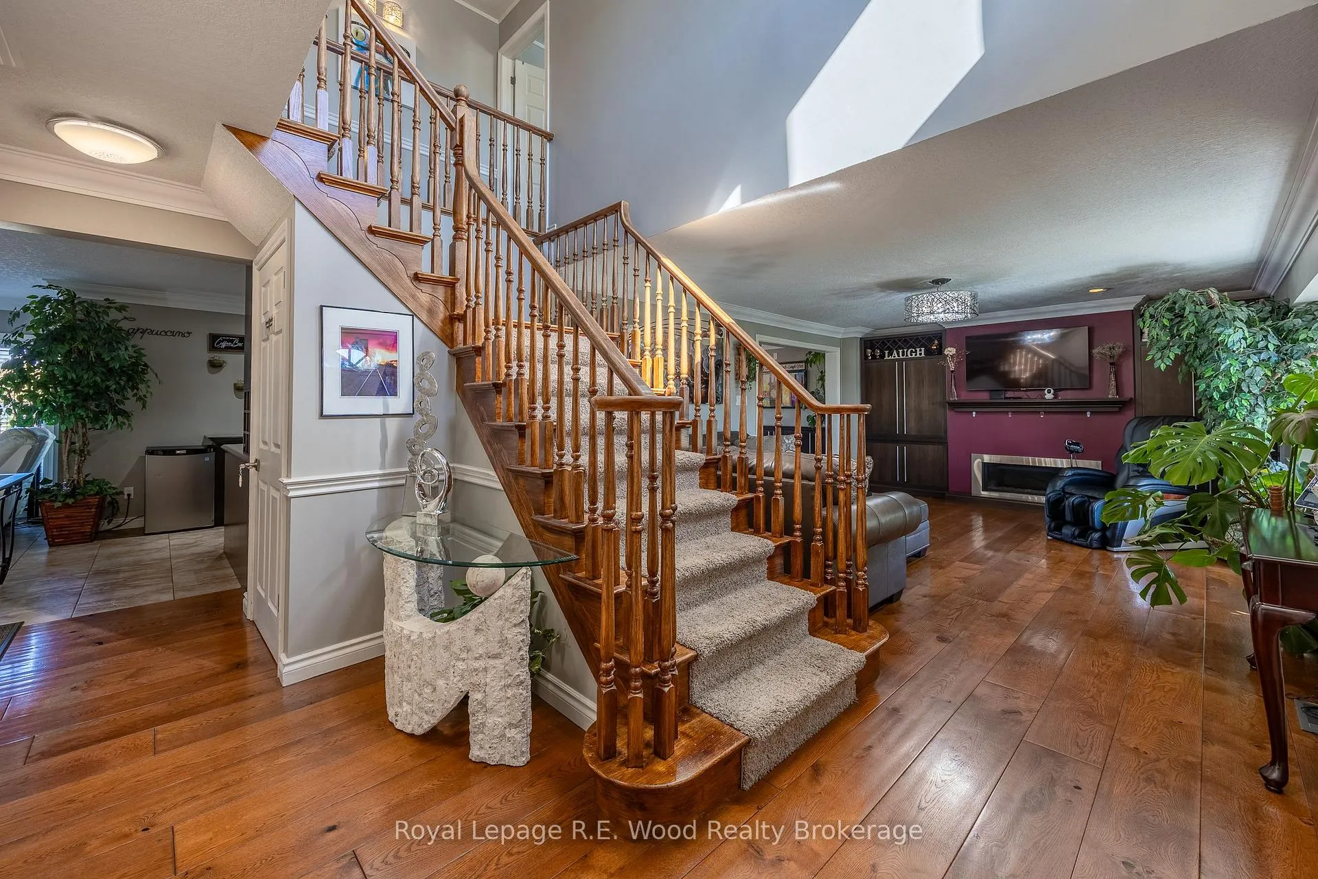 Photo 4 of 21 Thomas Avenue, Tillsonburg — HOMEH