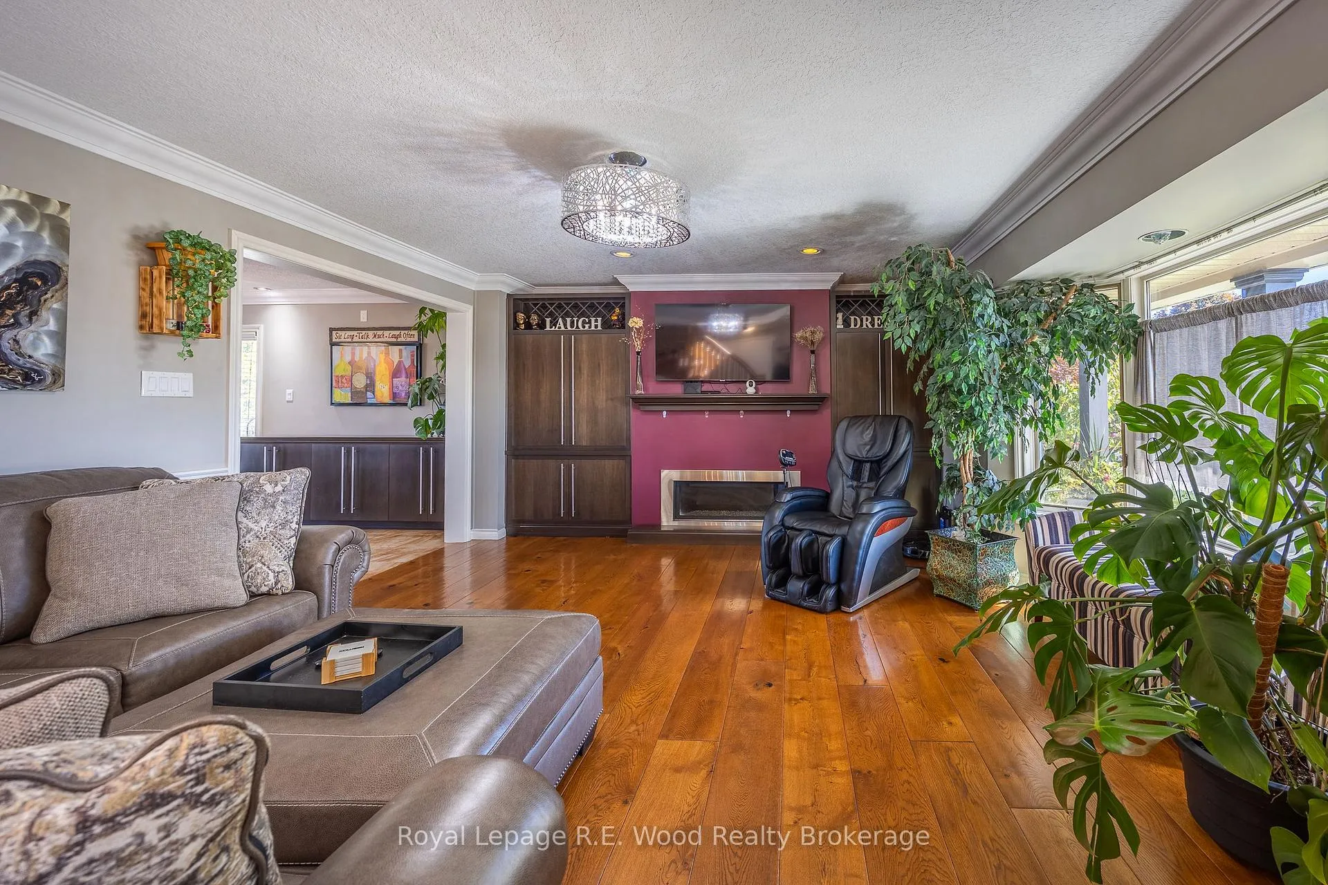 Photo 6 of 21 Thomas Avenue, Tillsonburg — HOMEH