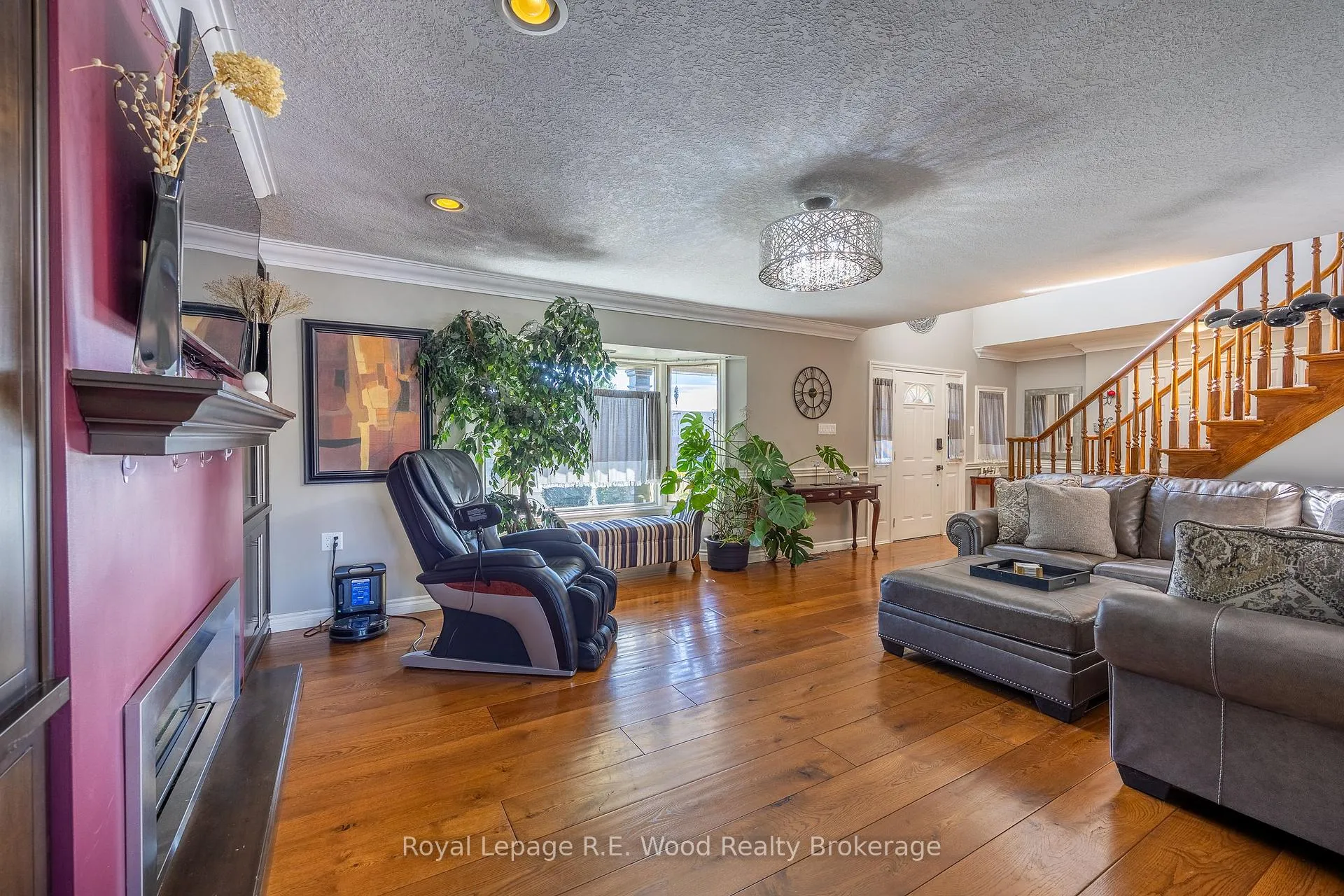 Photo 7 of 21 Thomas Avenue, Tillsonburg — HOMEH
