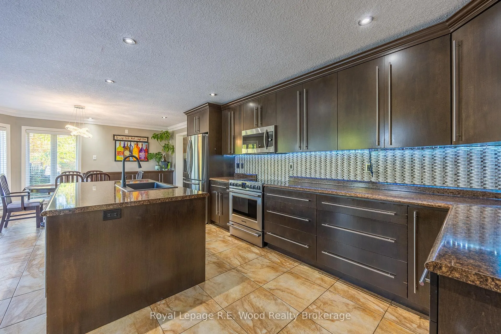 Photo 10 of 21 Thomas Avenue, Tillsonburg — HOMEH