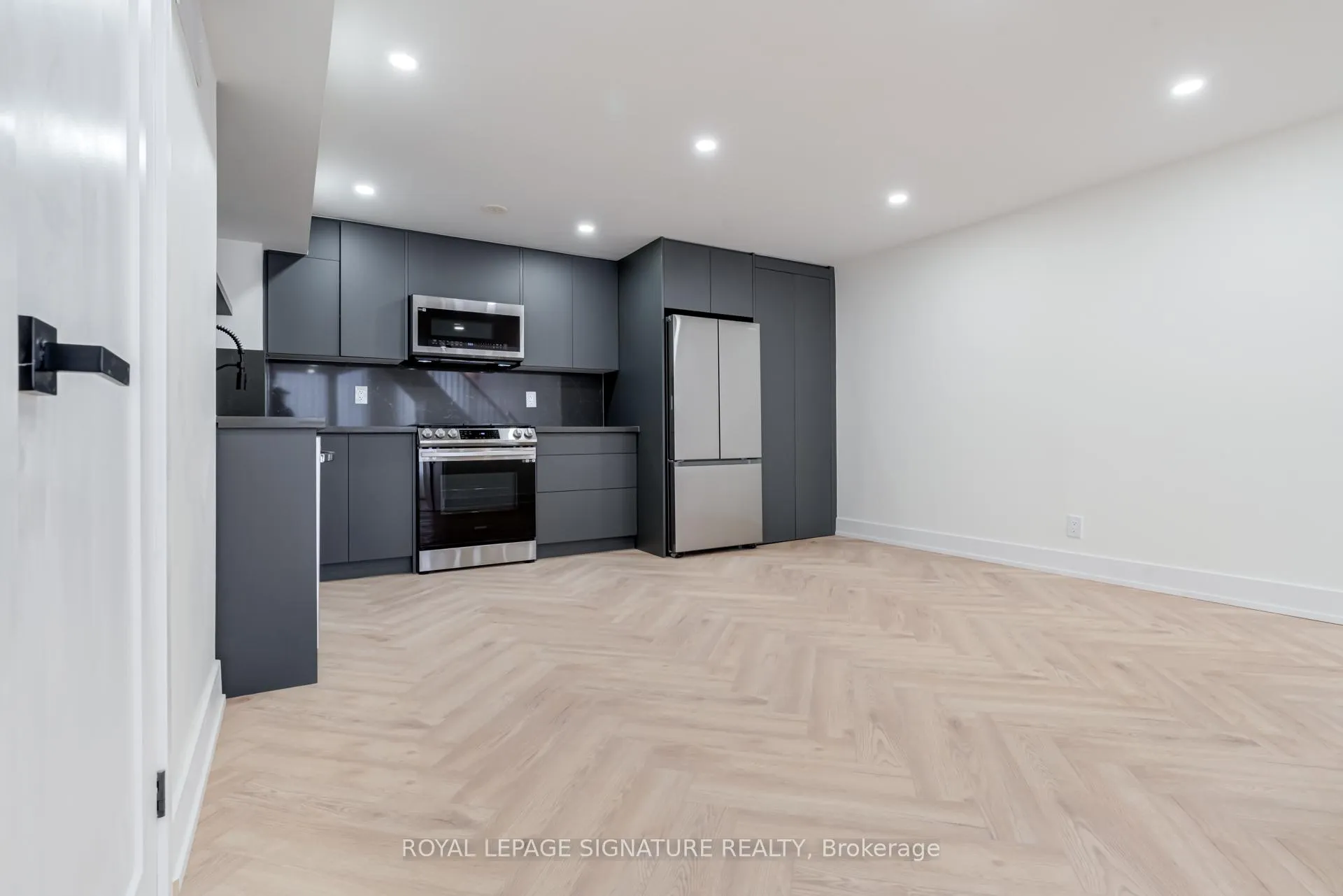 Photo 7 of Unit 2, 861 O'Connor Drive E, Toronto, O'Connor-Parkview — HOMEH