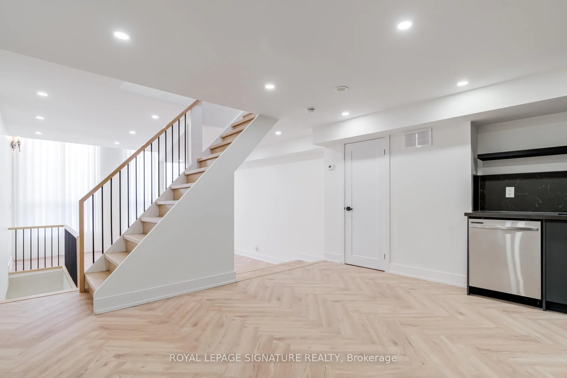 Photo 8 of Unit 2, 861 O'Connor Drive E, Toronto, O'Connor-Parkview — HOMEH