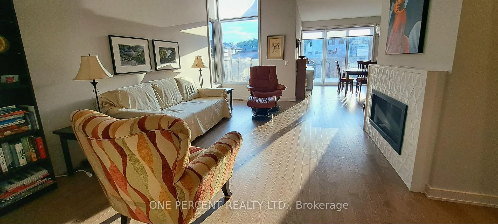Photo 4 of 123 Pathfinder Way, Ottawa, Riverside South/Gloucester Glen — HOMEH