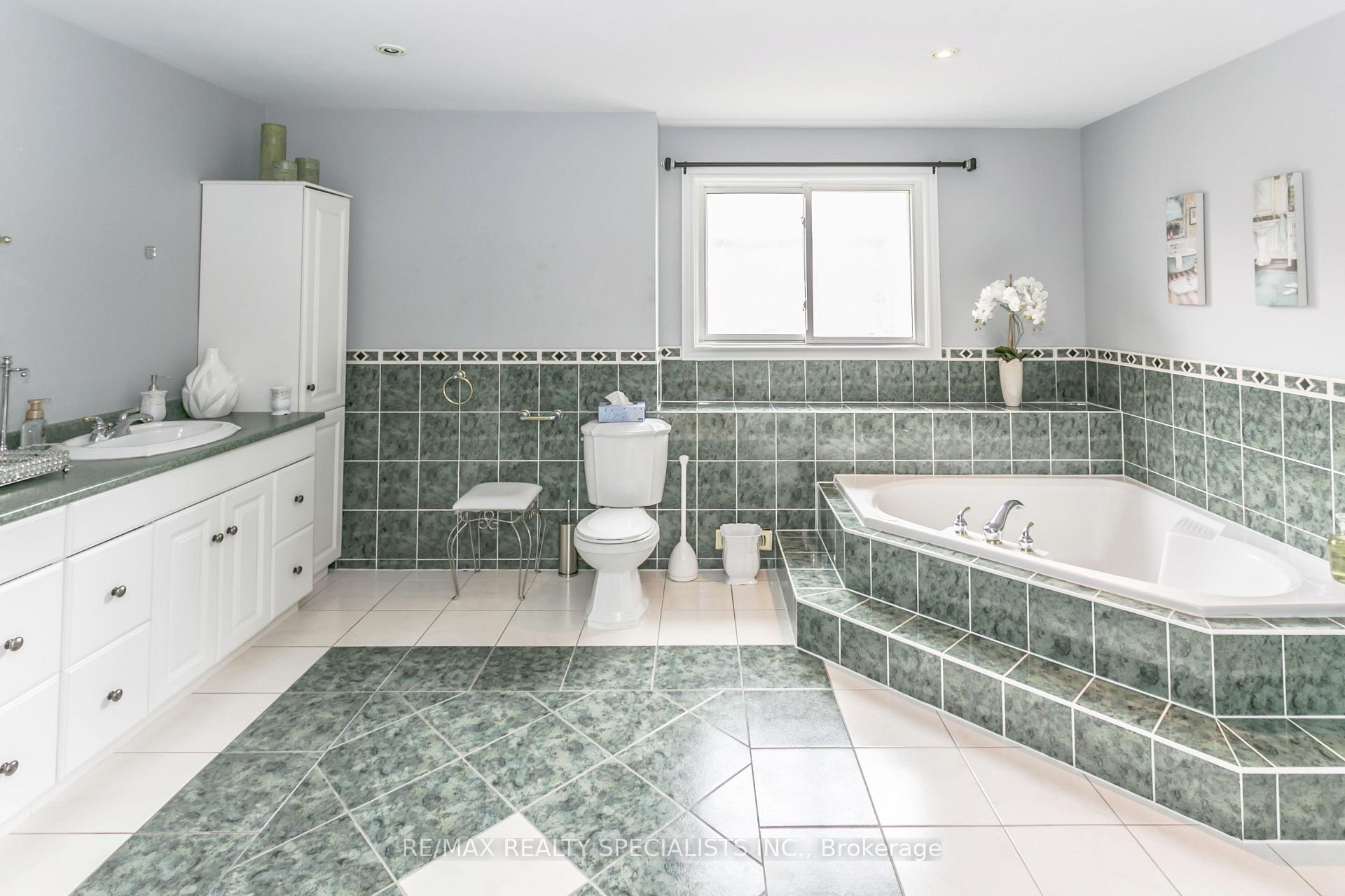 Photo 20 of 49 Simms Drive, Ajax, Central West — HOMEH