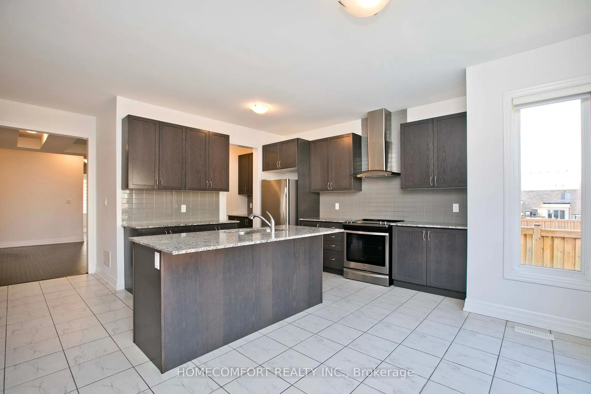 Photo 6 of 14 St Ives Crescent, Whitby, Williamsburg — HOMEH
