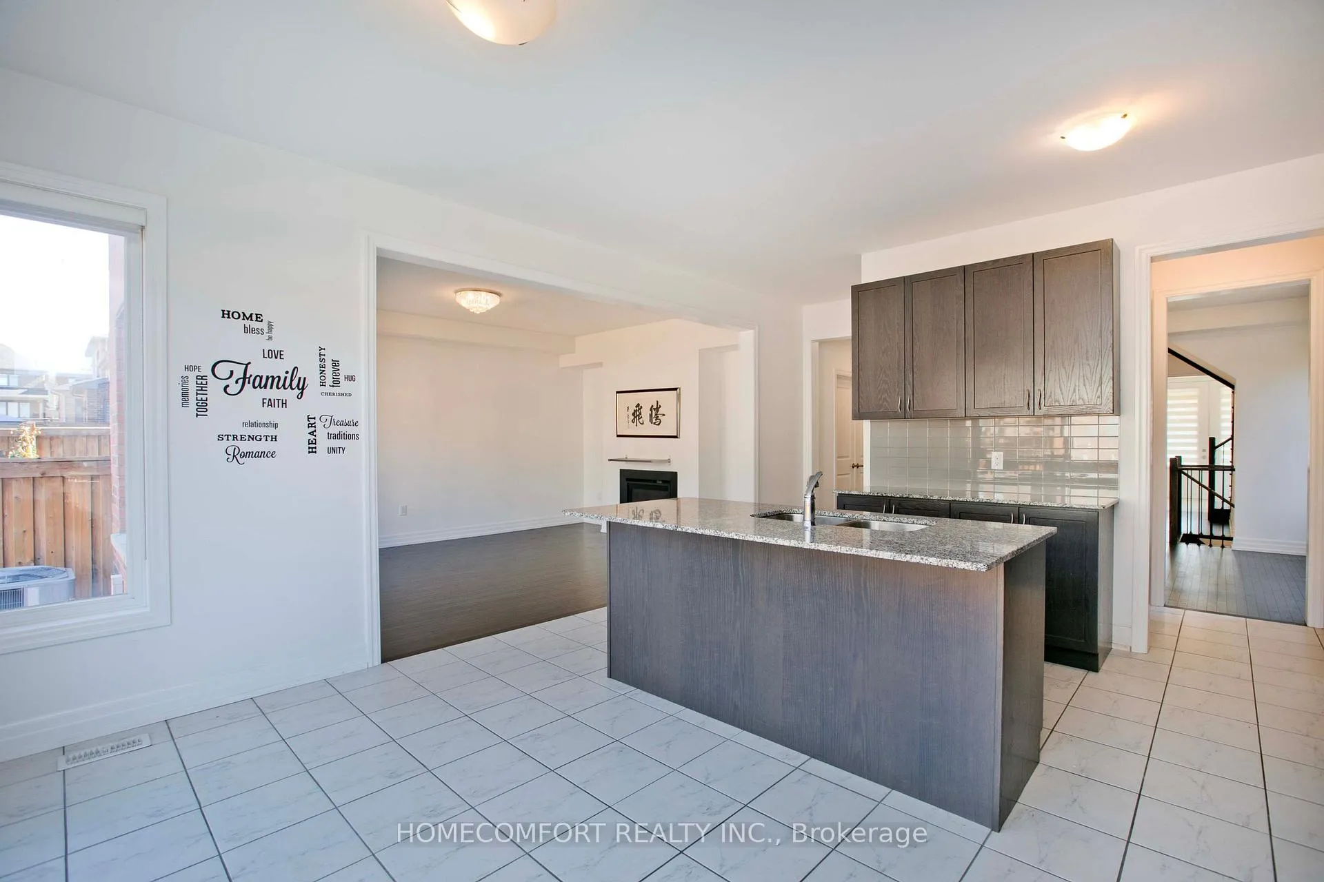Photo 8 of 14 St Ives Crescent, Whitby, Williamsburg — HOMEH