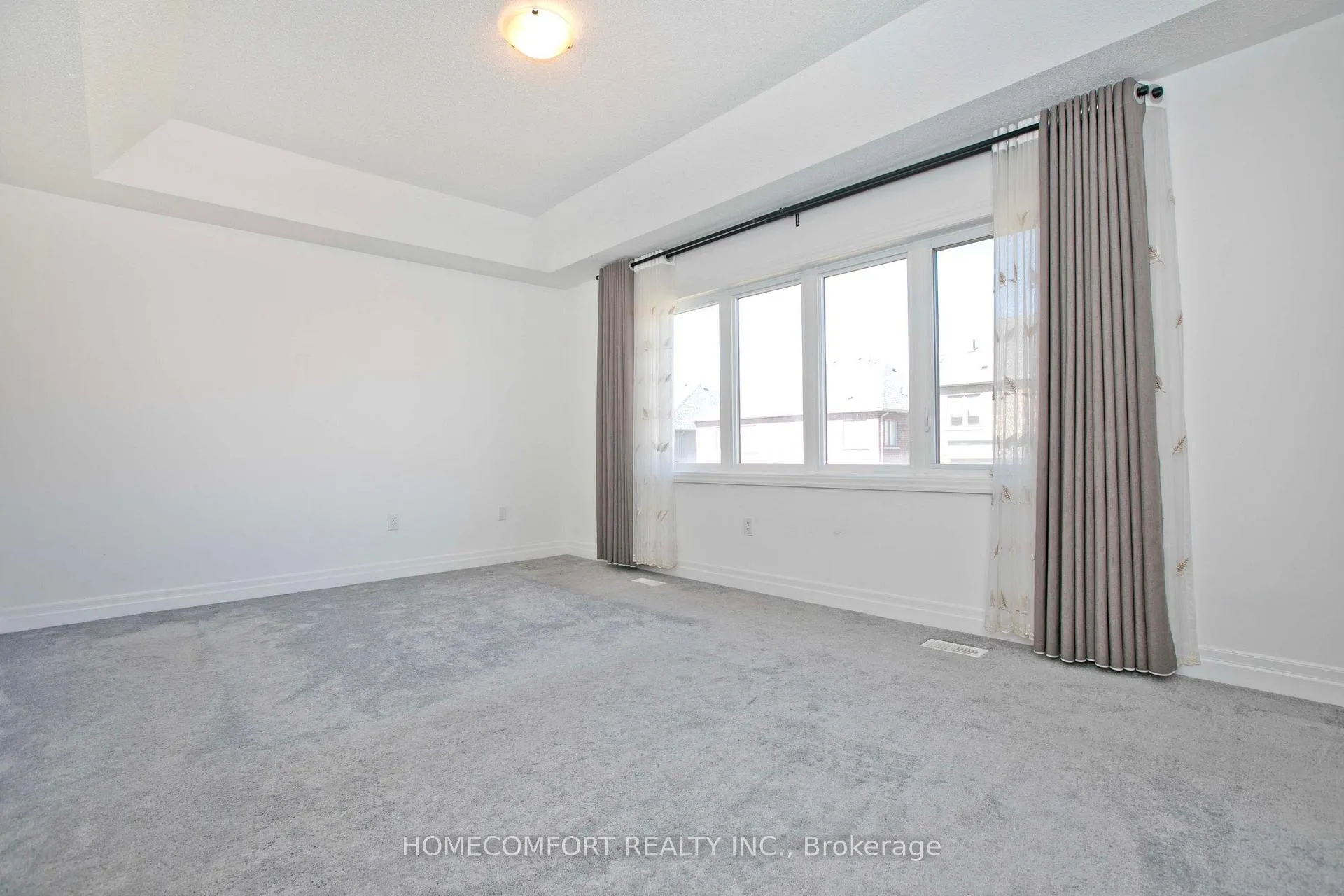 Photo 17 of 14 St Ives Crescent, Whitby, Williamsburg — HOMEH