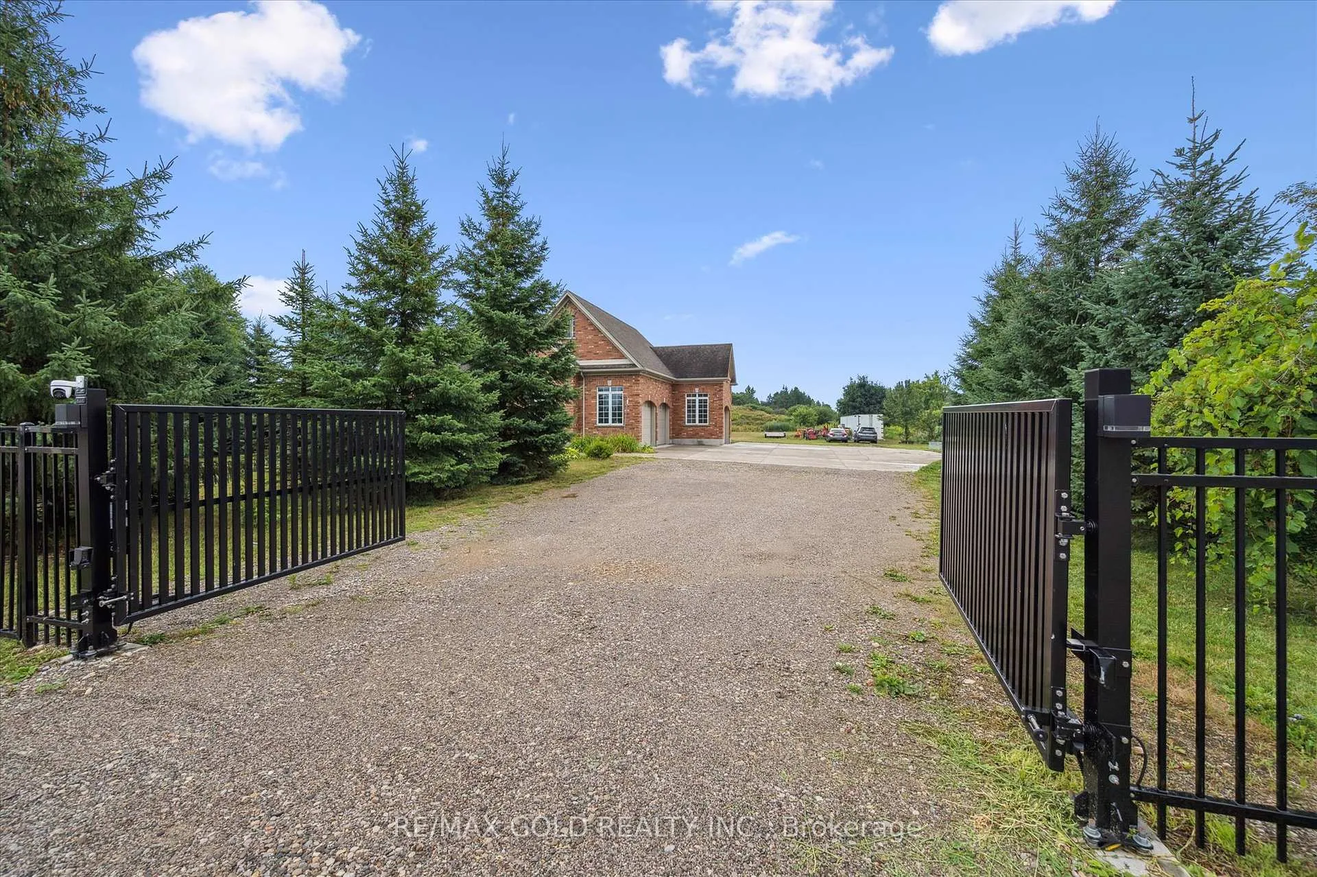 Photo 2 of 6615 Ellis Road, Puslinch, Puslinch Lake Settlement Areas — HOMEH