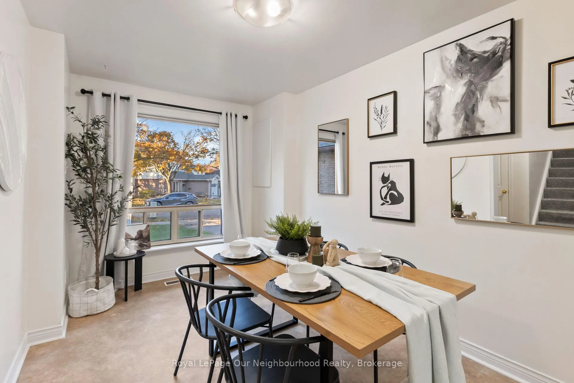 Photo 4 of 535 Carmello Court, Pickering, West Shore — HOMEH