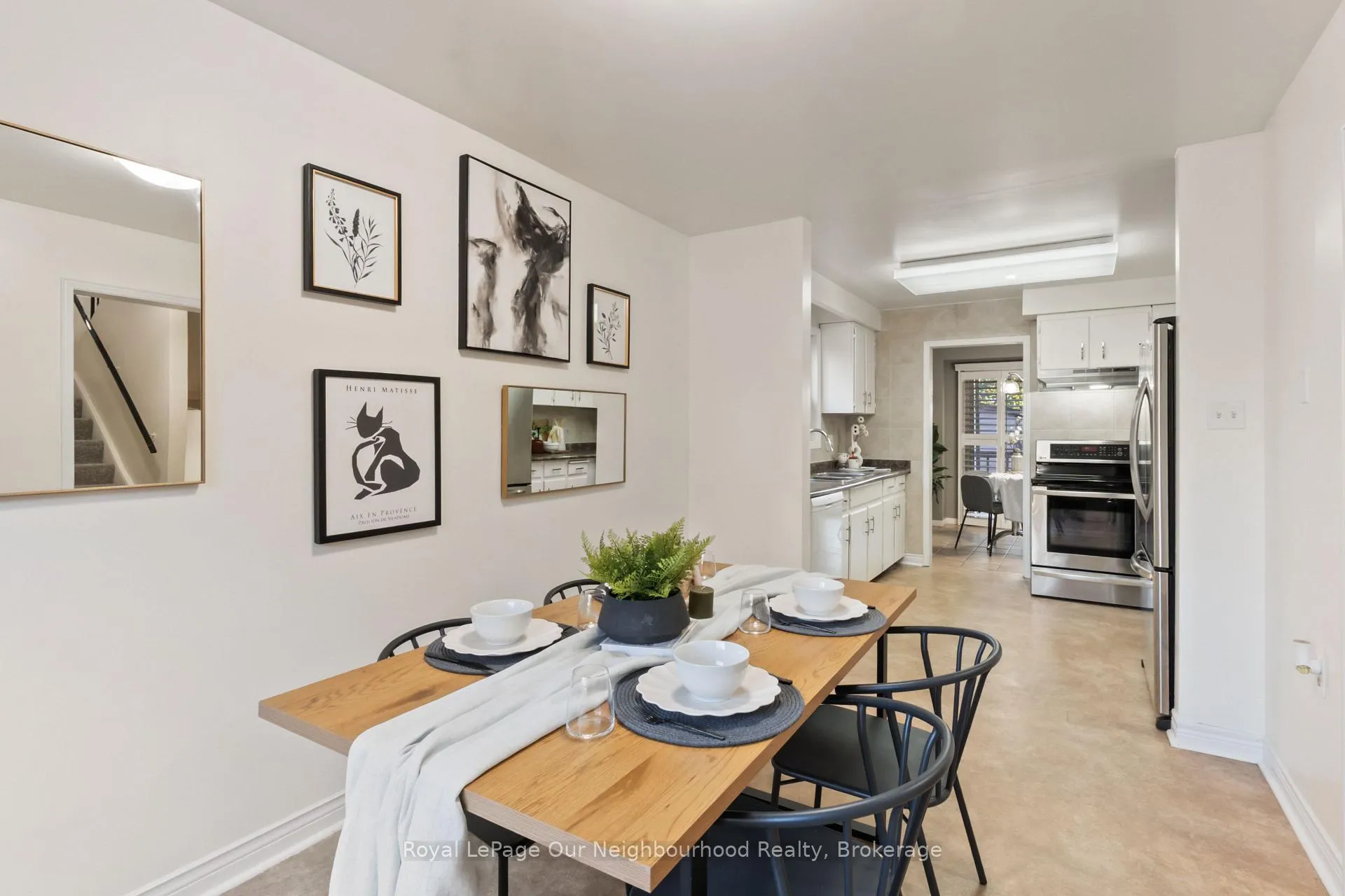 Photo 5 of 535 Carmello Court, Pickering, West Shore — HOMEH