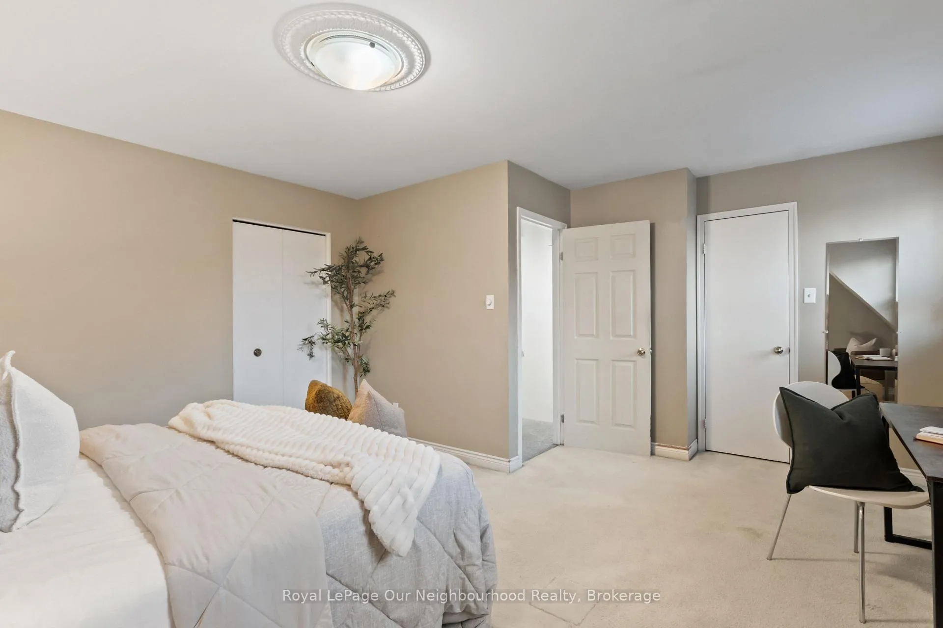 Photo 13 of 535 Carmello Court, Pickering, West Shore — HOMEH