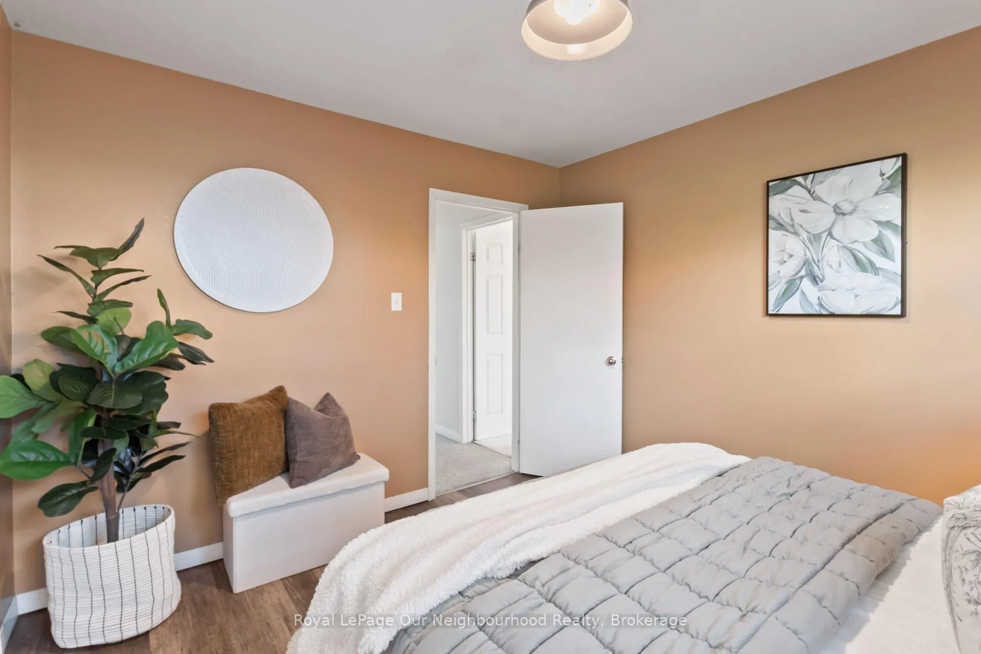 Photo 16 of 535 Carmello Court, Pickering, West Shore — HOMEH