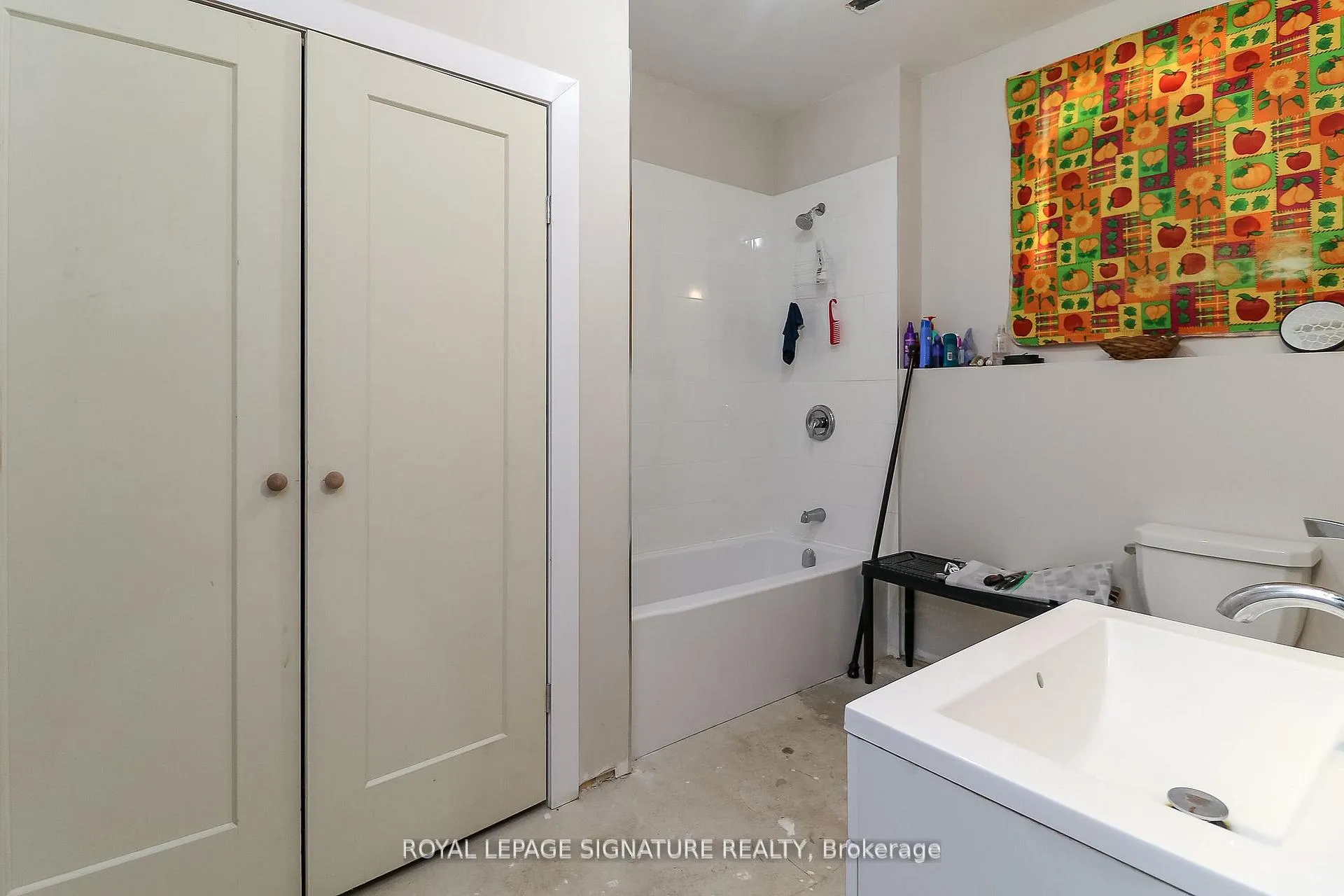 Photo 32 of 48 Allegra Drive, Wasaga Beach — HOMEH