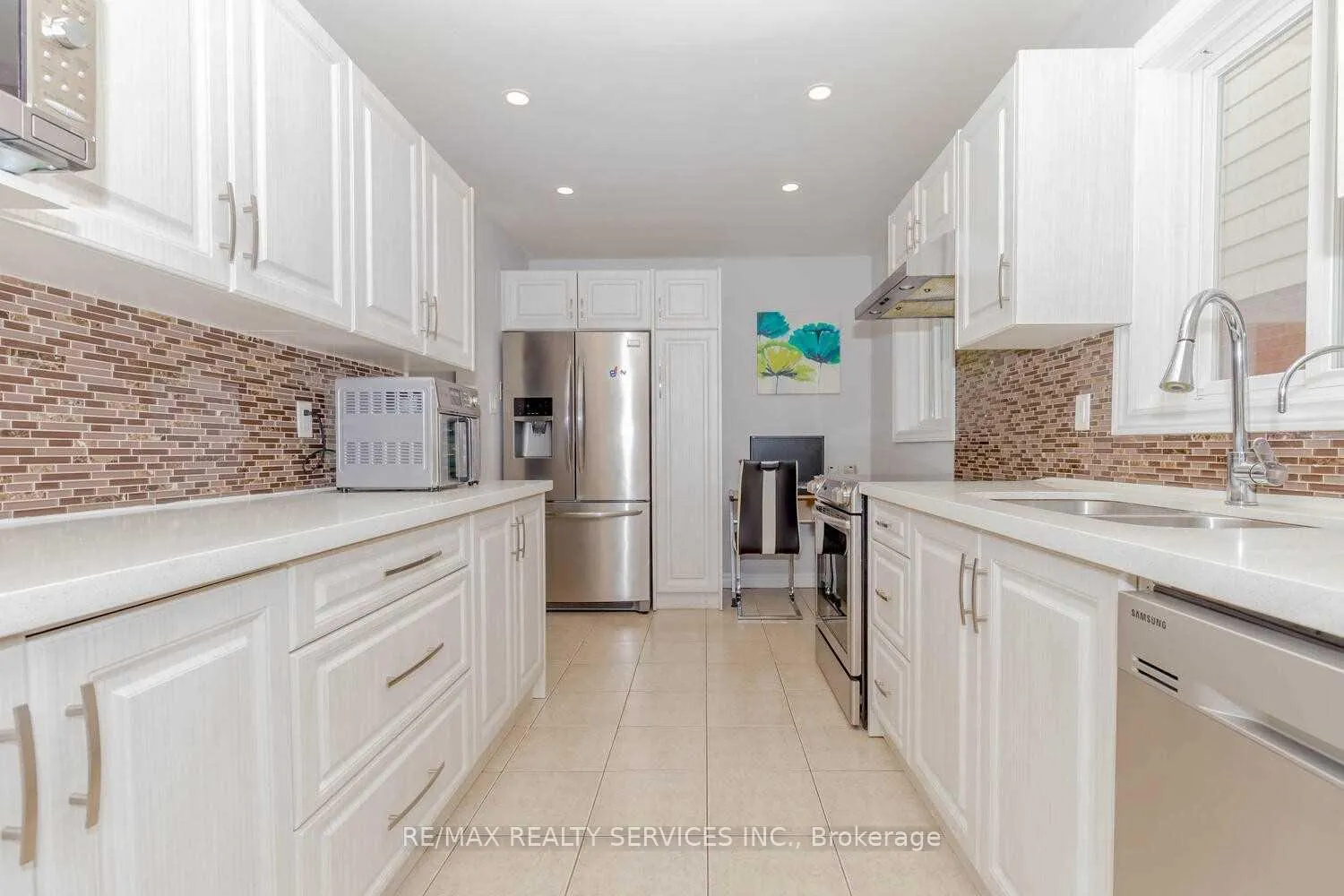 Photo 10 of Unit **Upper**, 89 Martindale Crescent, Brampton, Brampton West — HOMEH