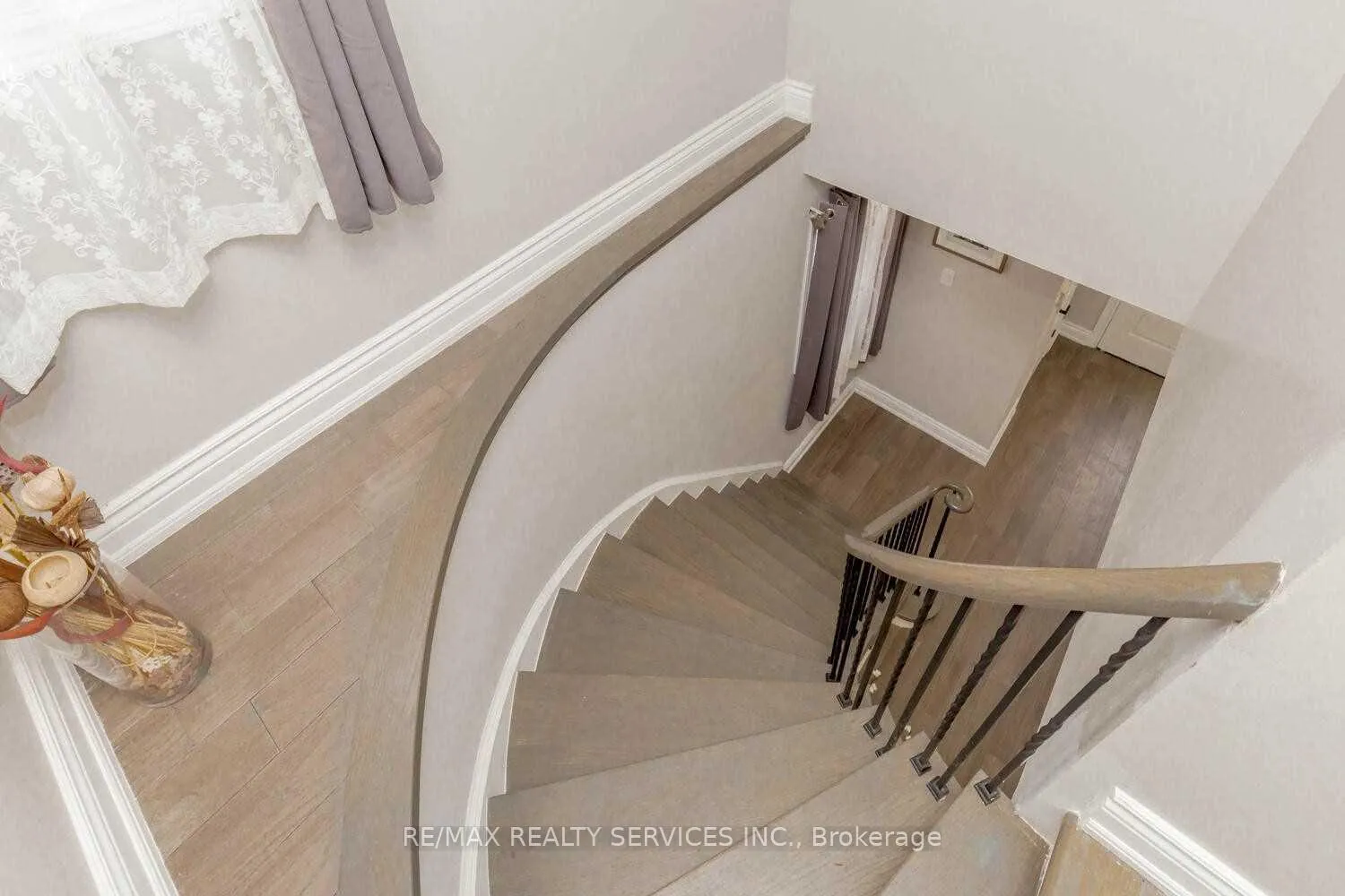 Photo 11 of Unit **Upper**, 89 Martindale Crescent, Brampton, Brampton West — HOMEH