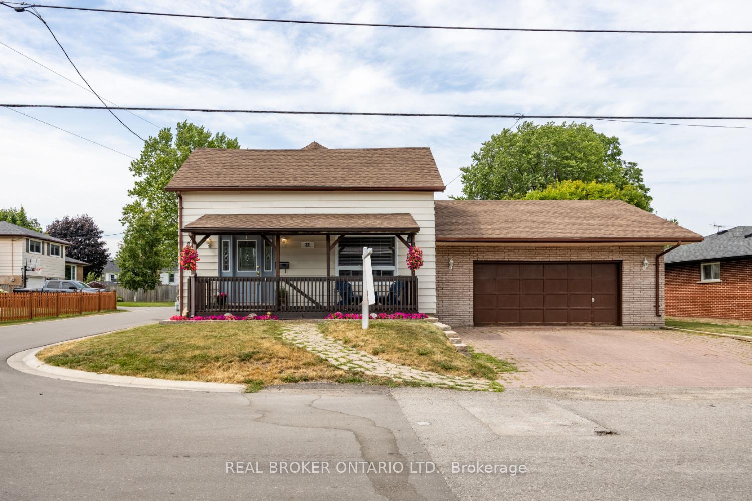 Photo 2 of 22 Second Street, Clarington, Bowmanville — HOMEH