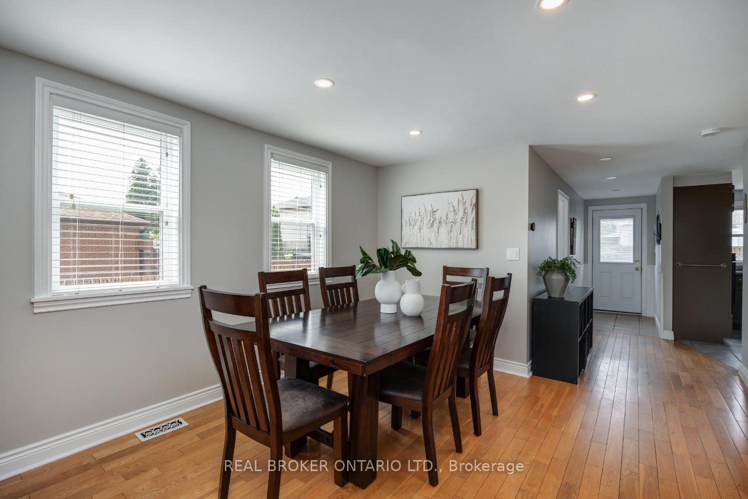 Photo 7 of 22 Second Street, Clarington, Bowmanville — HOMEH