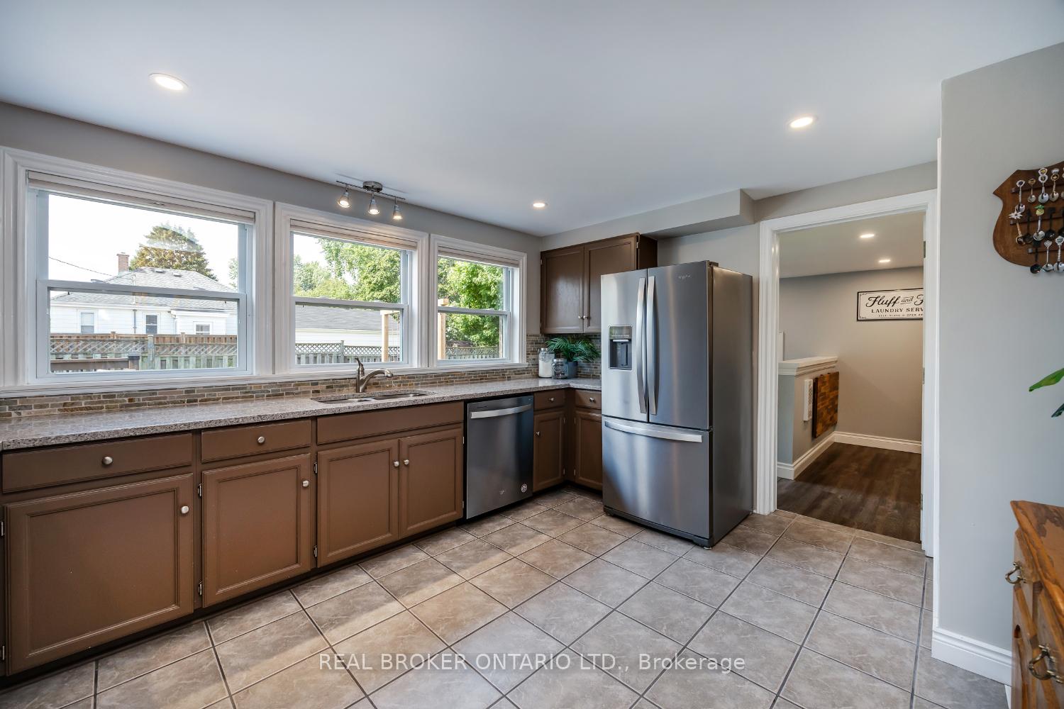 Photo 12 of 22 Second Street, Clarington, Bowmanville — HOMEH