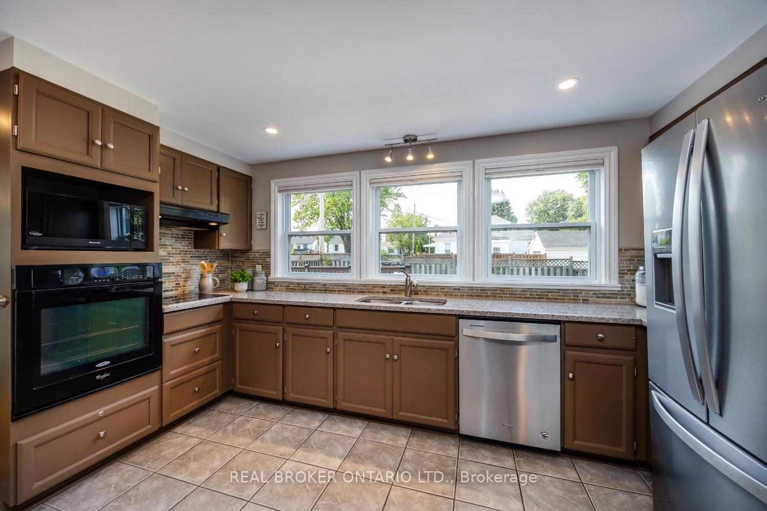 Photo 14 of 22 Second Street, Clarington, Bowmanville — HOMEH