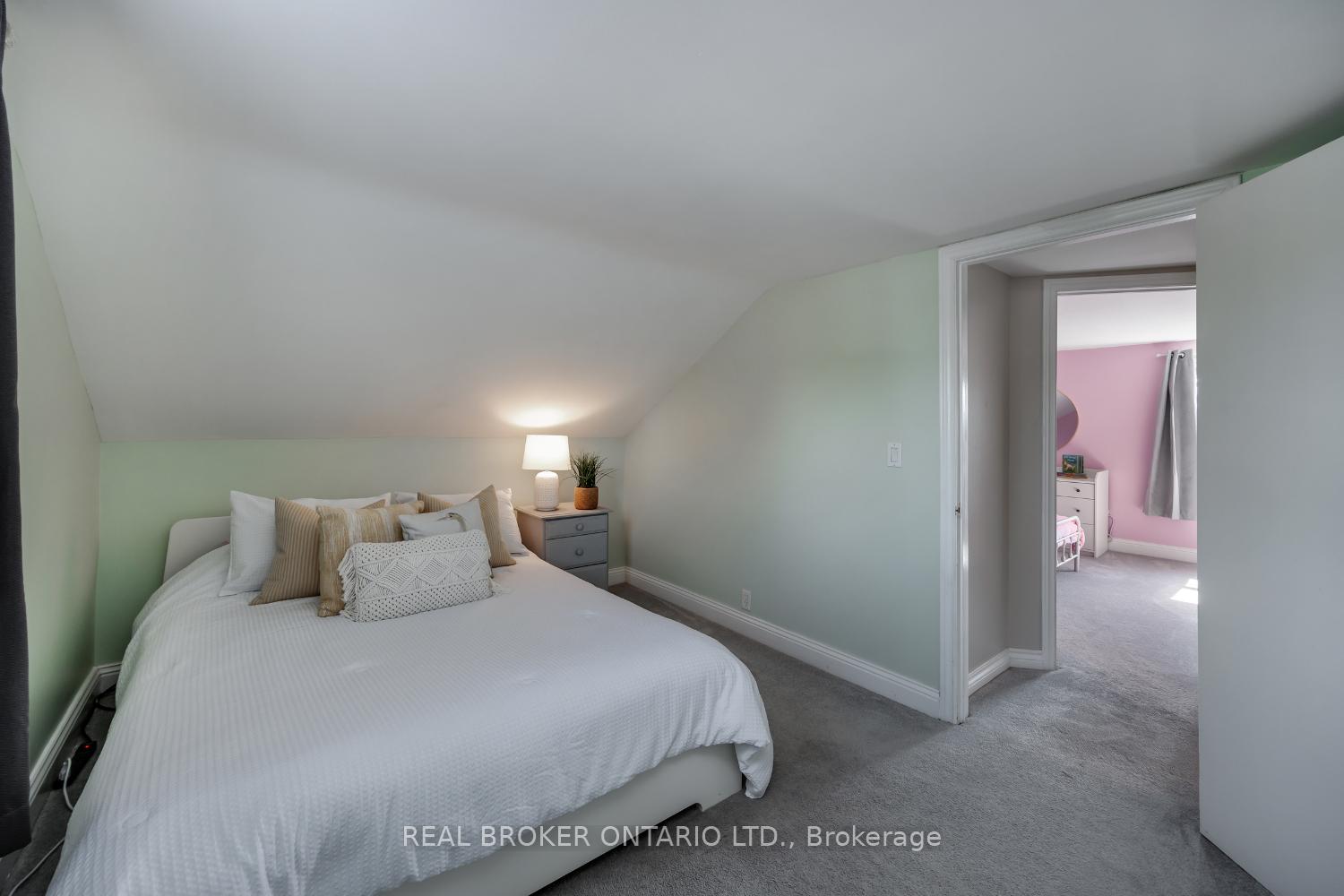 Photo 24 of 22 Second Street, Clarington, Bowmanville — HOMEH
