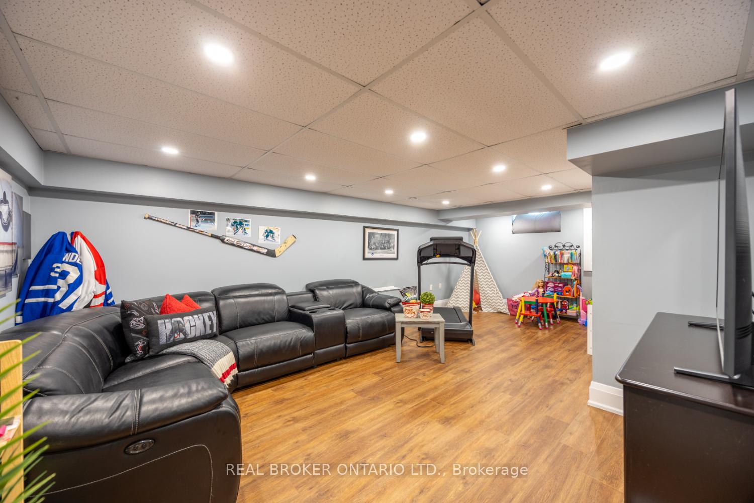 Photo 26 of 22 Second Street, Clarington, Bowmanville — HOMEH