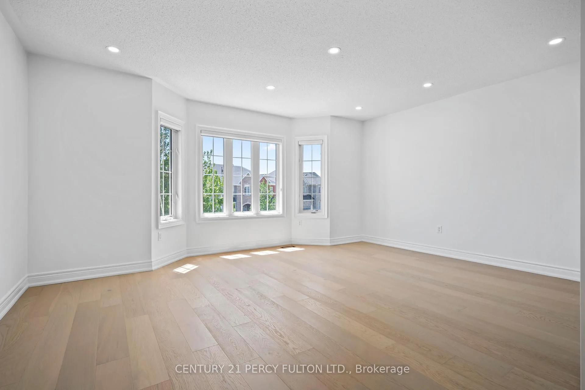 Photo 14 of 35 Donwoods Court, Brampton, Vales of Castlemore — HOMEH