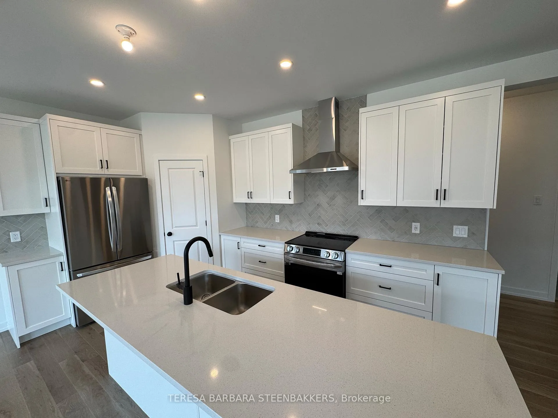 Photo 10 of 783 Kenny Gordon Avenue, Ottawa, Riverside South/Gloucester Glen — HOMEH