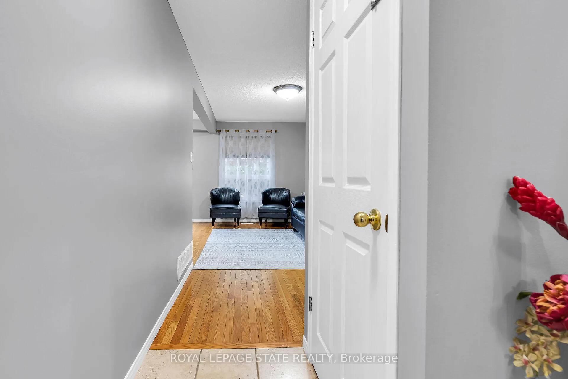 Photo 6 of 5 Vulcan Court, Hamilton, Stoney Creek — HOMEH