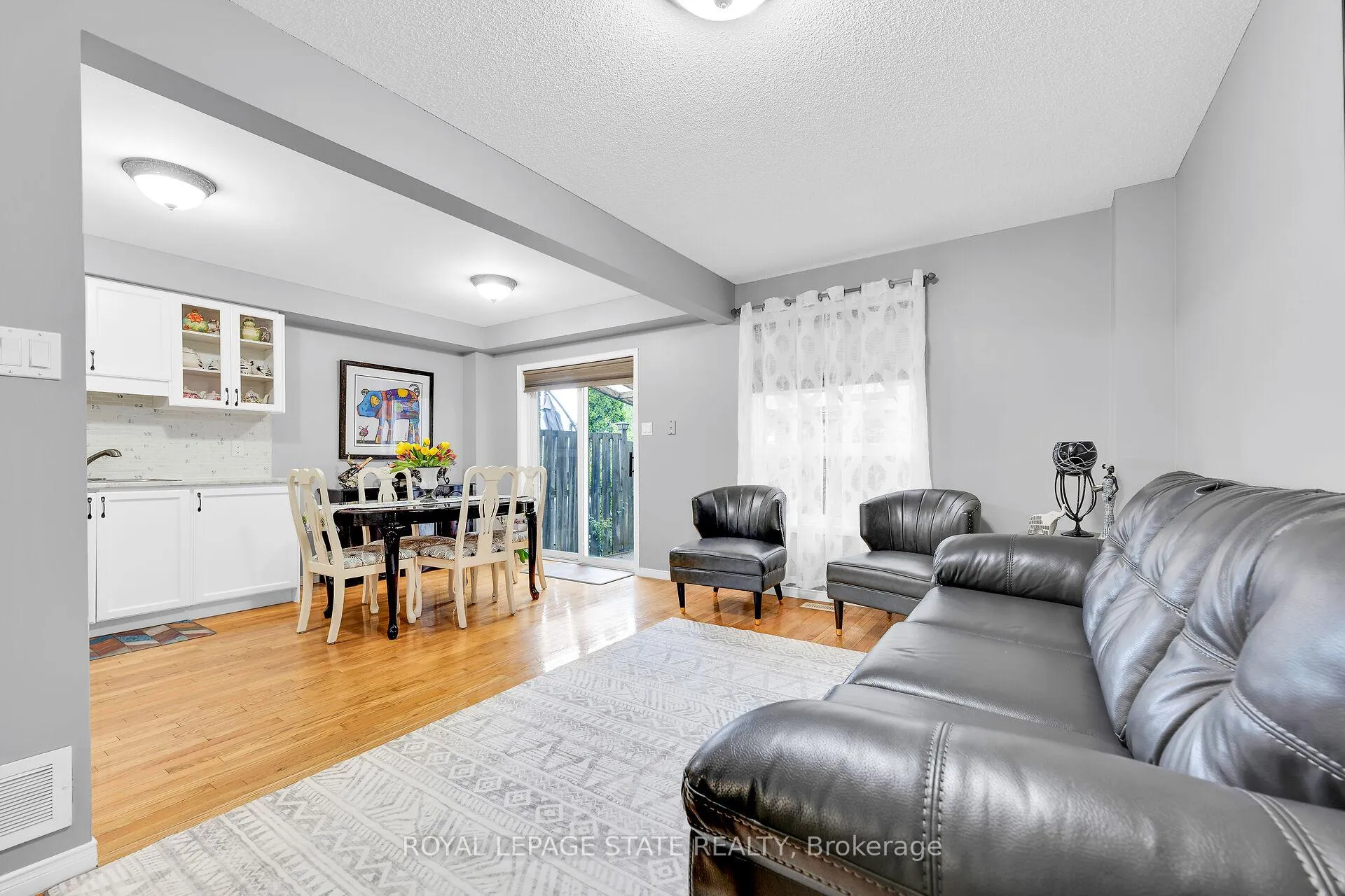 Photo 9 of 5 Vulcan Court, Hamilton, Stoney Creek — HOMEH