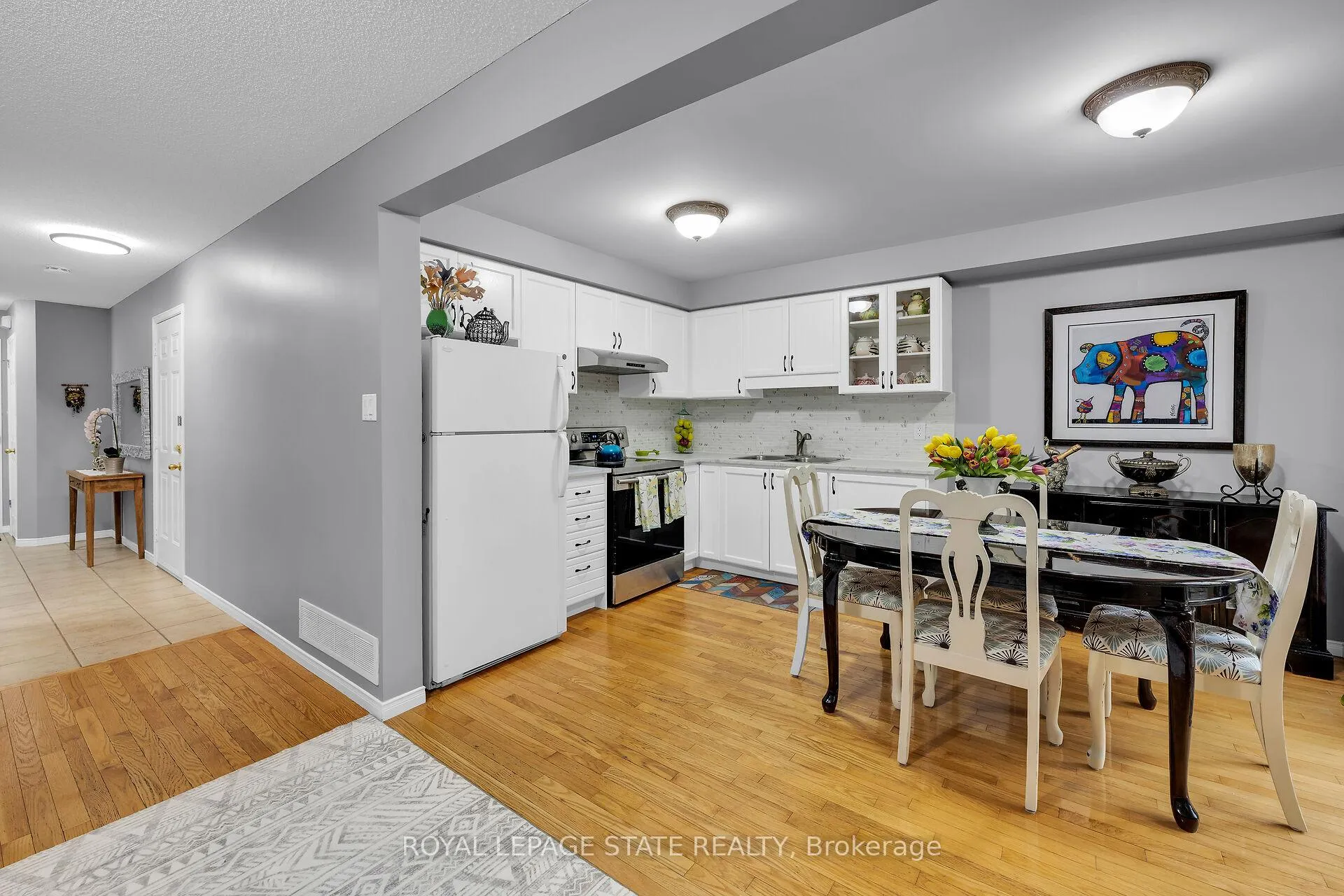 Photo 10 of 5 Vulcan Court, Hamilton, Stoney Creek — HOMEH