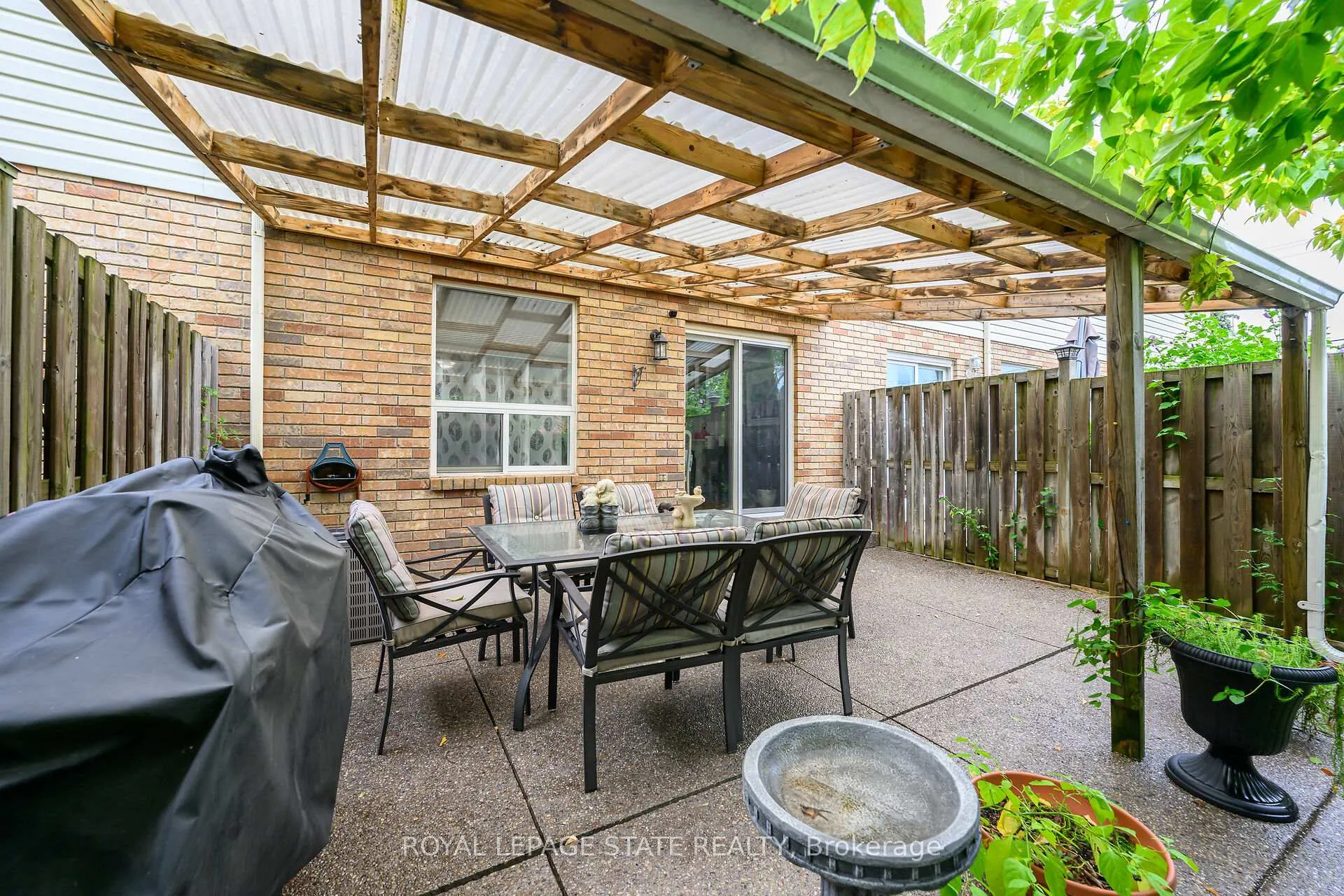 Photo 33 of 5 Vulcan Court, Hamilton, Stoney Creek — HOMEH