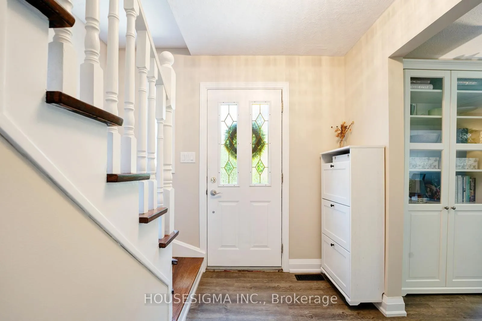 Photo 5 of 198 Archdekin Drive, Brampton, Madoc — HOMEH