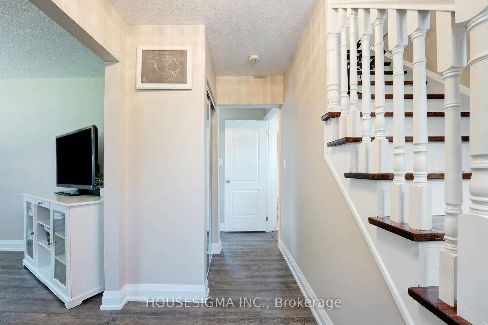 Photo 6 of 198 Archdekin Drive, Brampton, Madoc — HOMEH