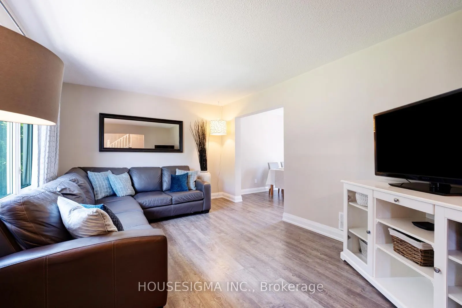Photo 7 of 198 Archdekin Drive, Brampton, Madoc — HOMEH