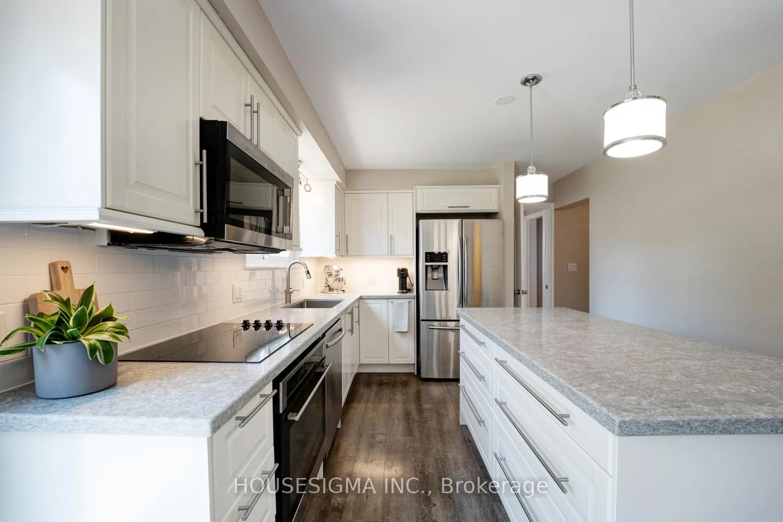 Photo 12 of 198 Archdekin Drive, Brampton, Madoc — HOMEH